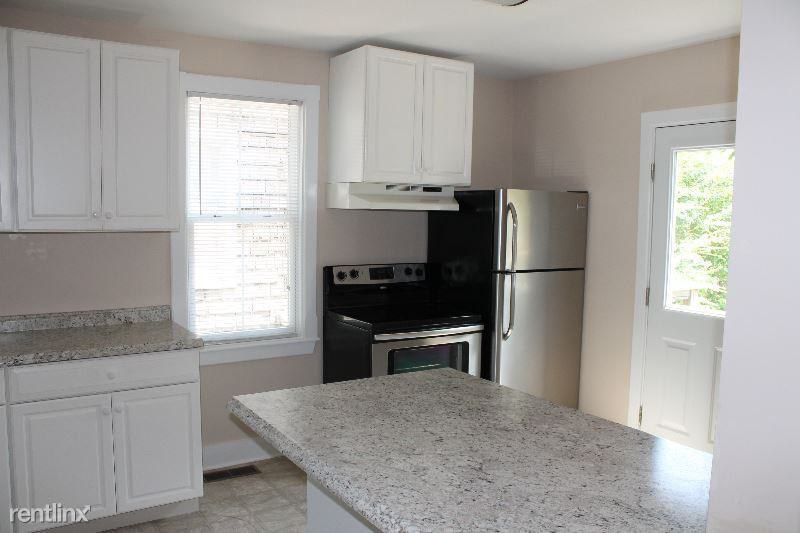 208 August St - Photo 2 of 8