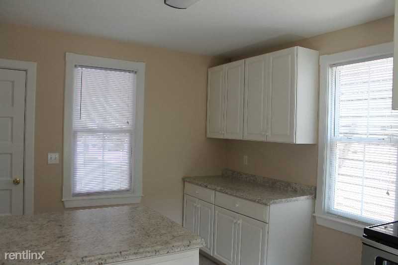 208 August St - Photo 3 of 8