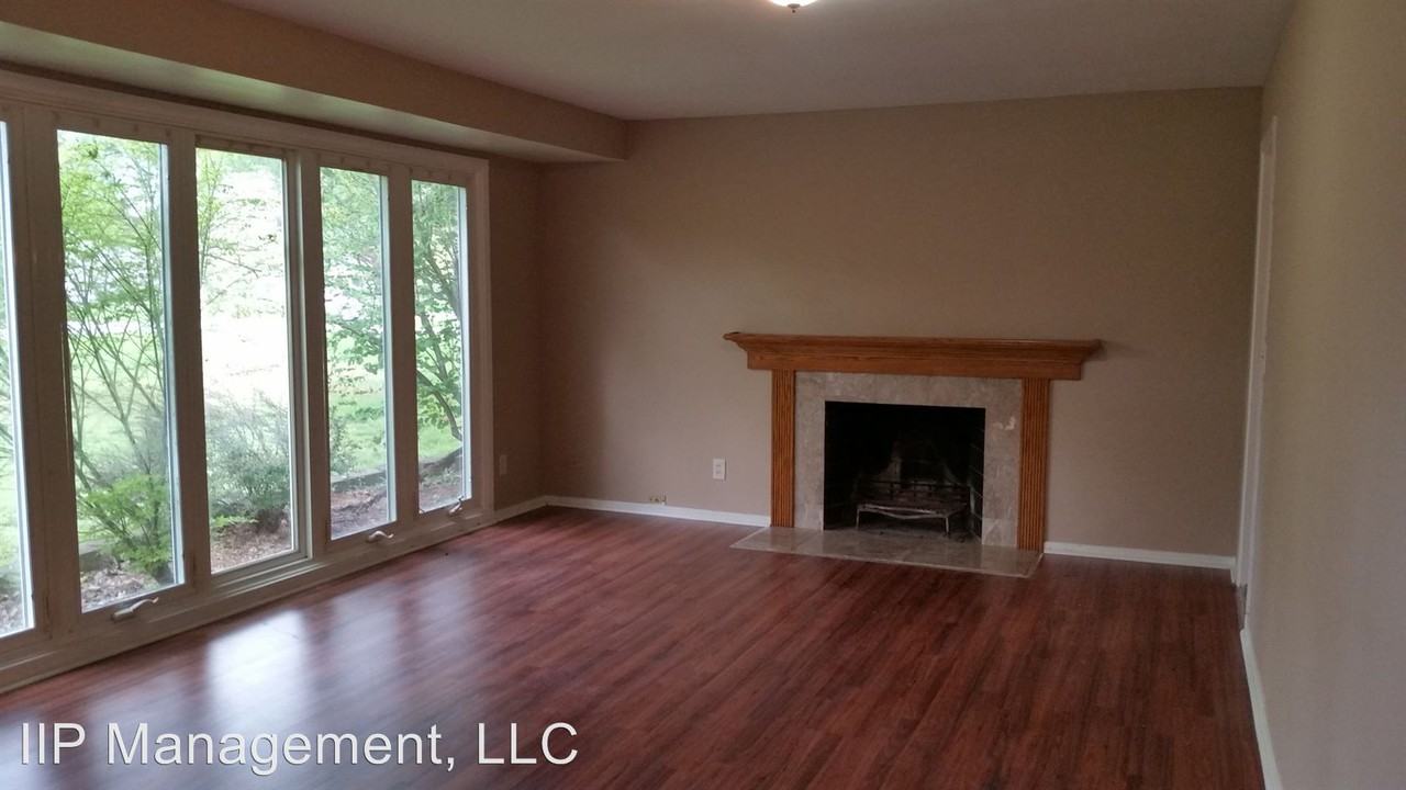 8651 Lindbergh Blvd - Photo 2 of 27