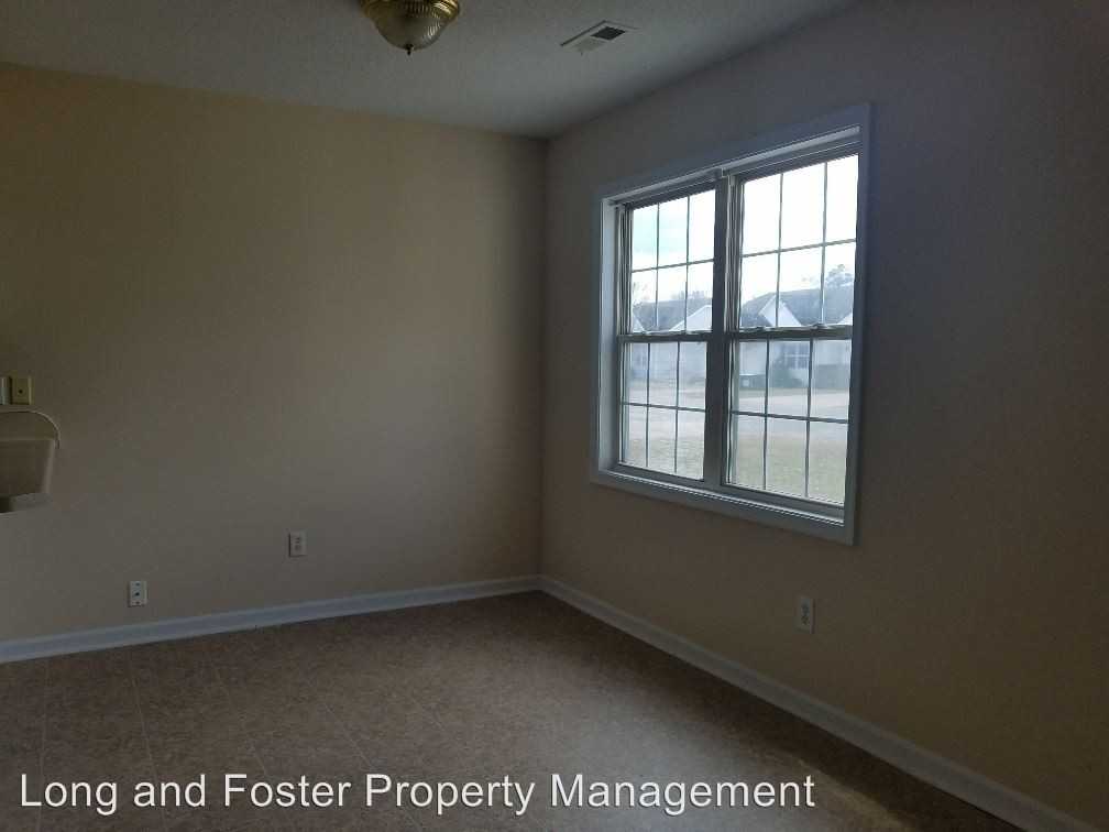 104 Old Oak Rd - Photo 3 of 14