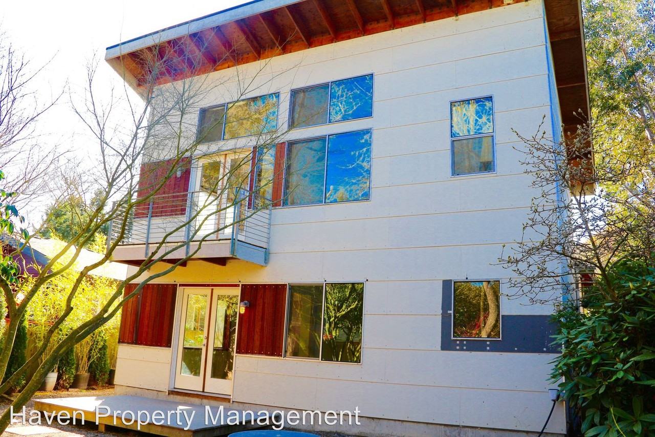 8738 Hamlet Ave S - Photo 2 of 30