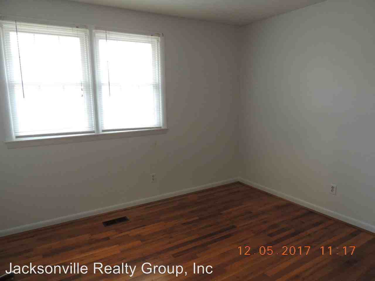1118 Clifton Rd - Photo 2 of 13