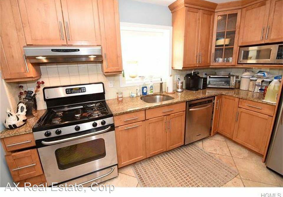 66 Newman Ave - Photo 3 of 15