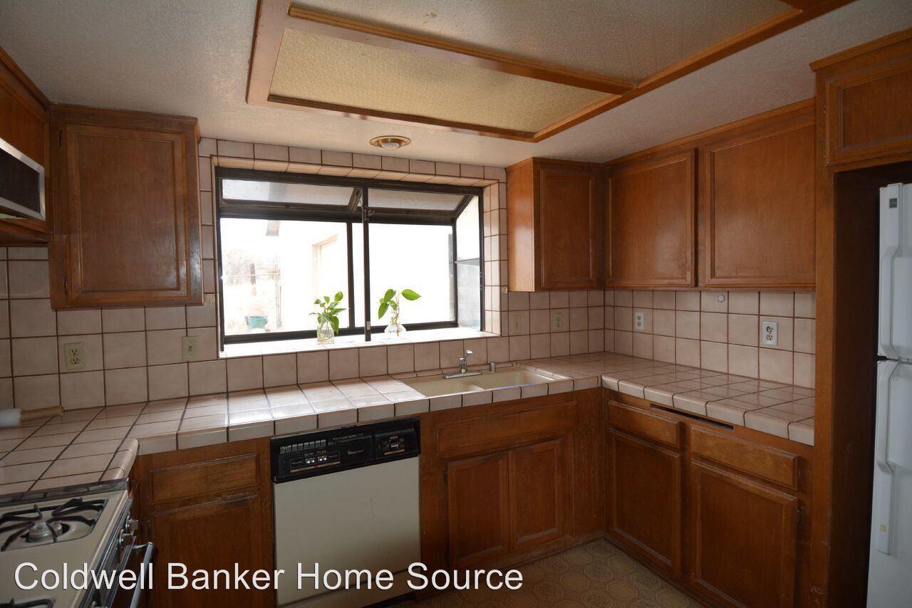 5737 Sunnyslope Rd - Photo 2 of 12