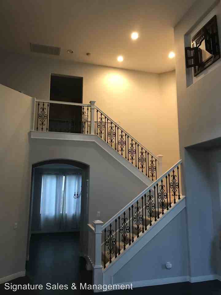 1849 Littler Ln - Photo 2 of 19