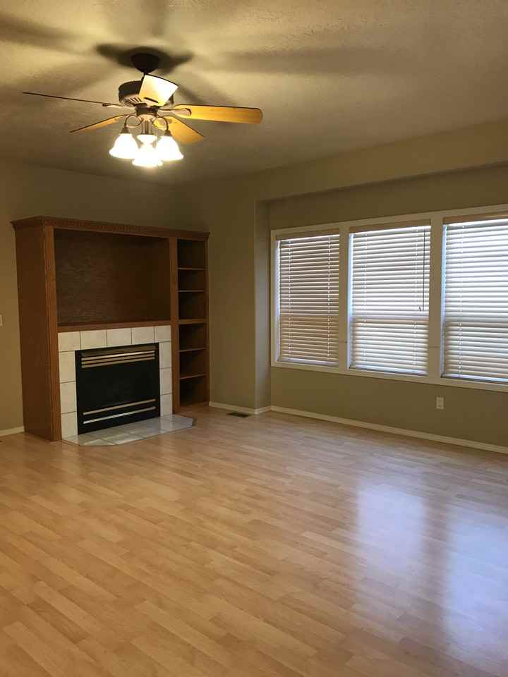 238 Crestview Drive - Photo 2 of 18