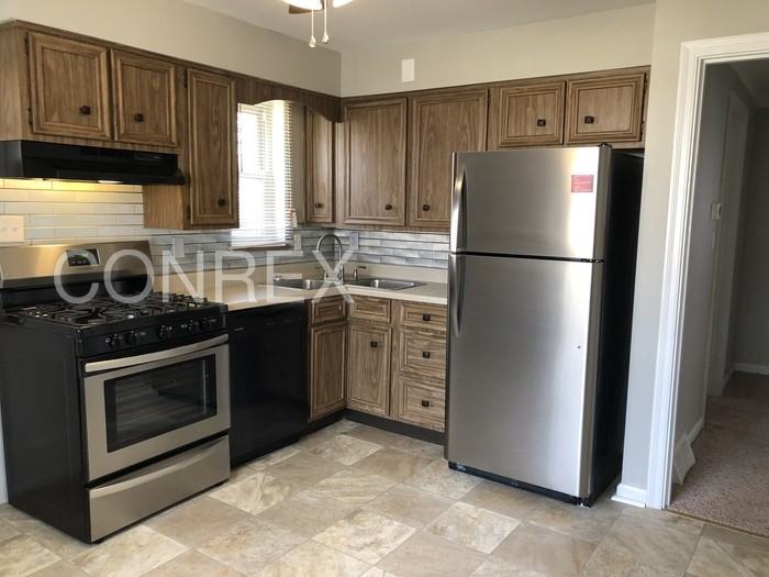 2029 Carpenter Dr - Photo 2 of 2