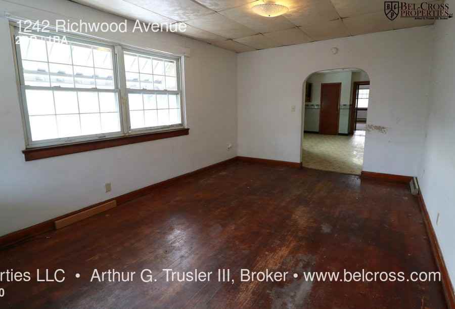 1242 Richwood Ave - Photo 2 of 6