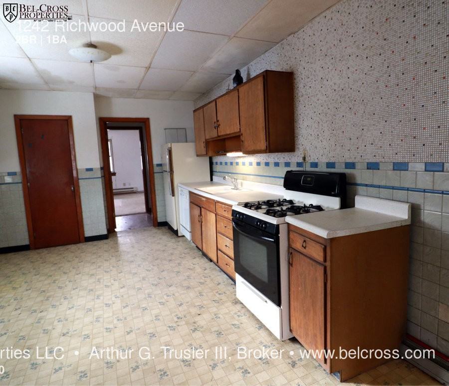 1242 Richwood Ave - Photo 3 of 6