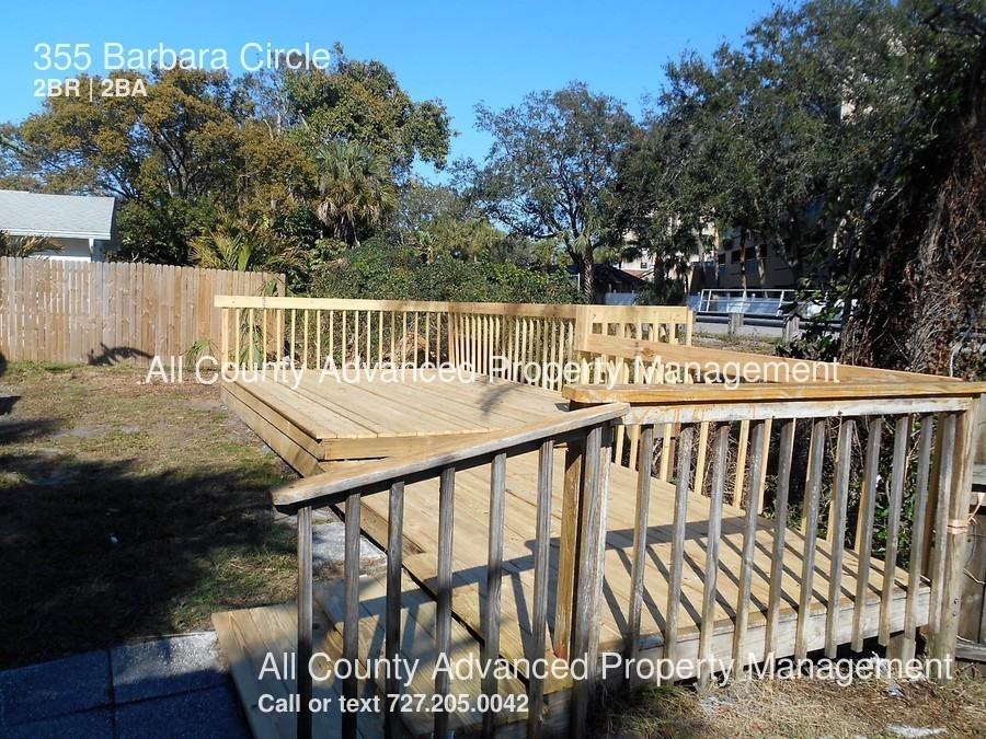 355 Barbara Cir - Photo 3 of 8