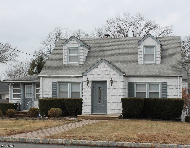 127 Ellis Pkwy - Photo 2 of 10