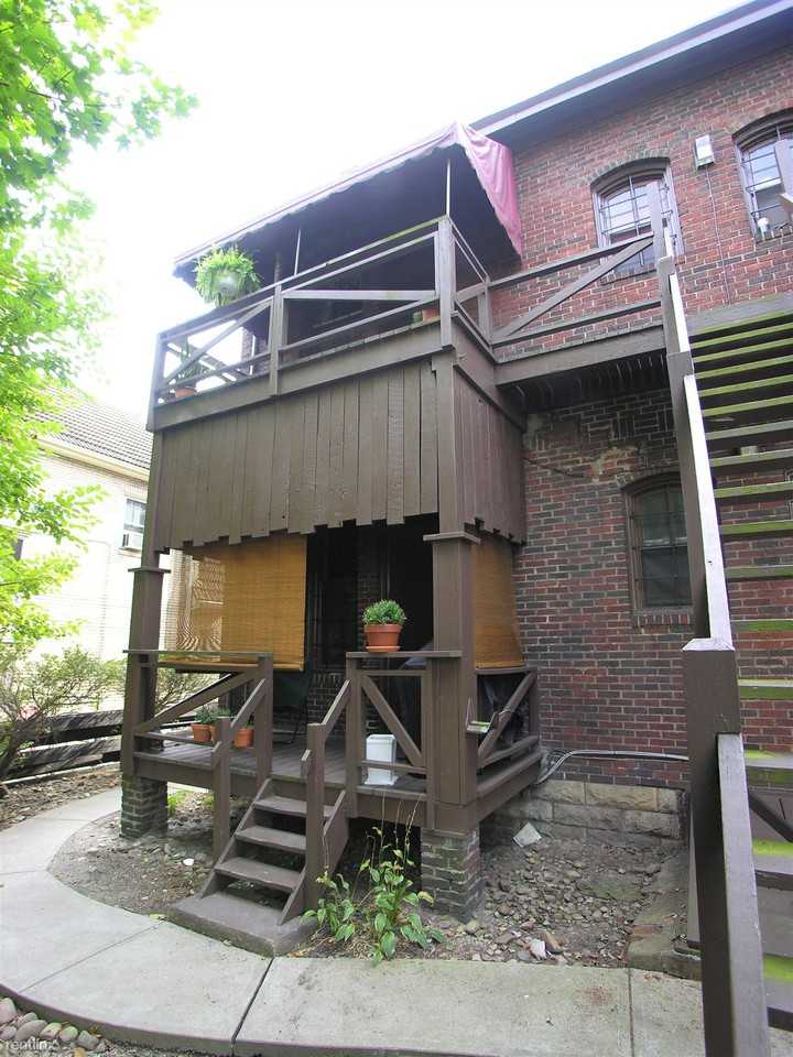 Chalet - Photo 3 of 5