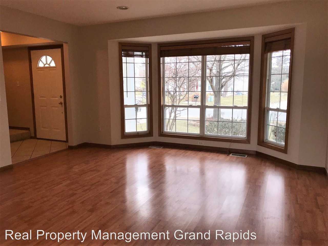 3978 E De Blaay Dr SE - Photo 3 of 25