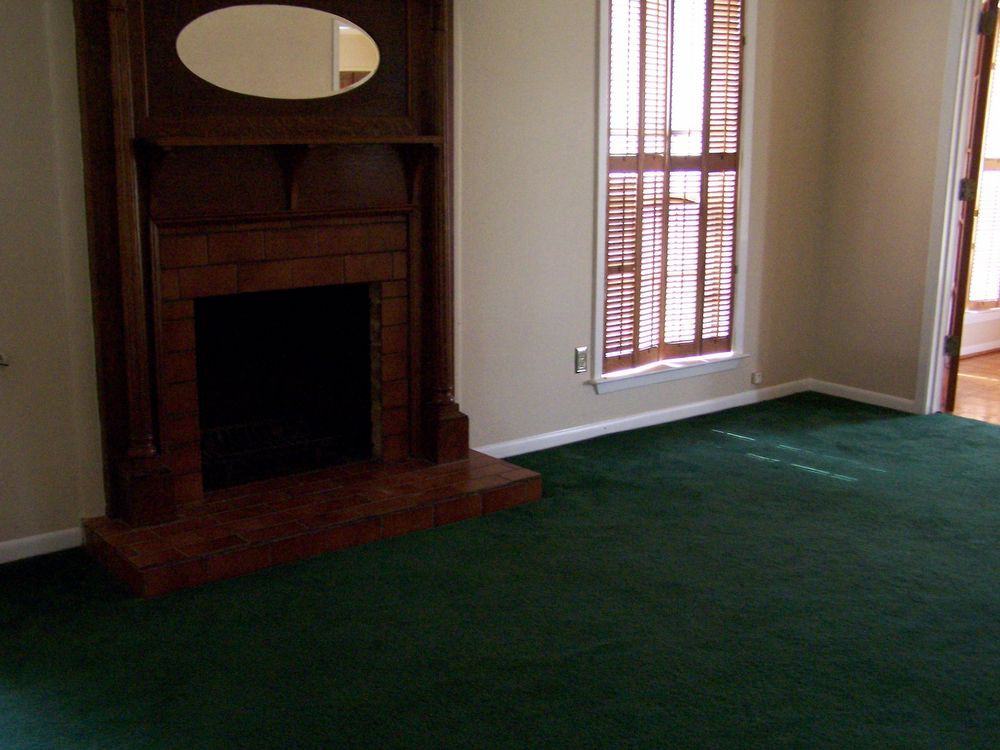 2308 Windsor Dr - Photo 3 of 8