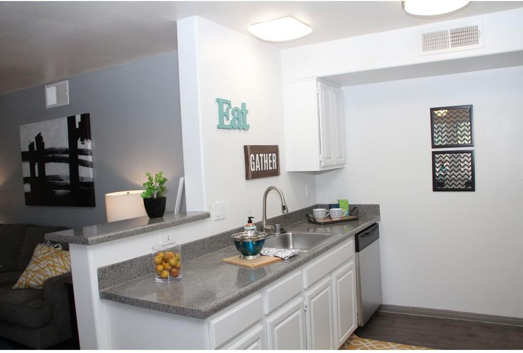 Loma Vista Apartments - Photo 2 of 20