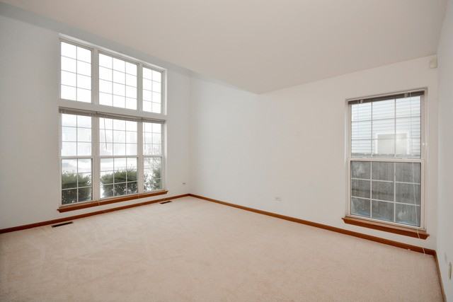 1450 Sweetbriar Ln - Photo 2 of 10