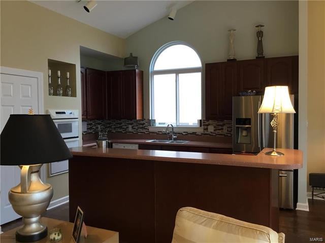 600 Bluffs View Ct - Photo 3 of 4