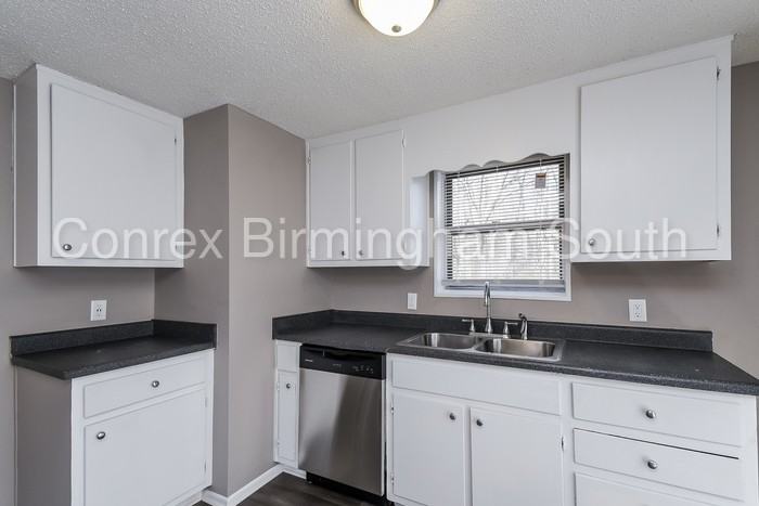 121 Winchester Dr - Photo 3 of 8