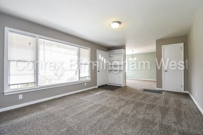 205 Ridgewood Ave - Photo 2 of 8