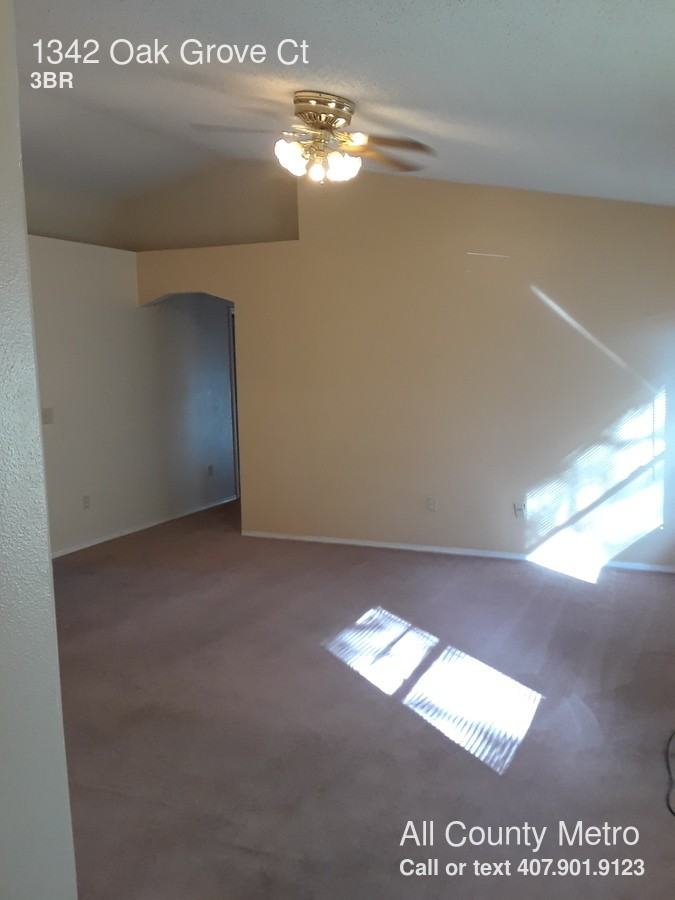 1342 Oak Grove Ct - Photo 3 of 18