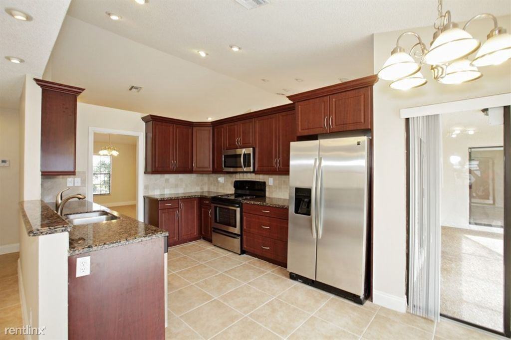 6623 NW 48th St - Photo 2 of 9