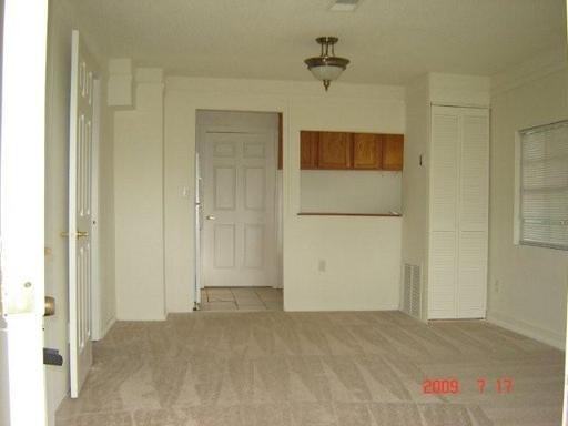 510 W Sumner St - Photo 2 of 8