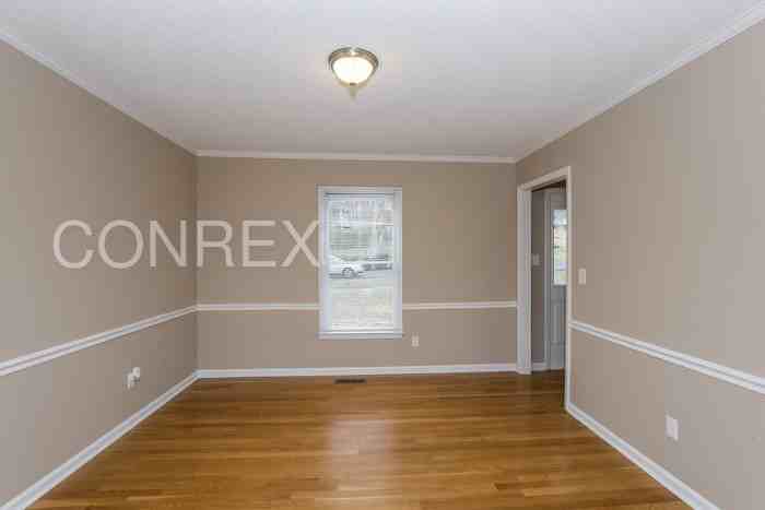 2236 Briar Glen Rd - Photo 3 of 8