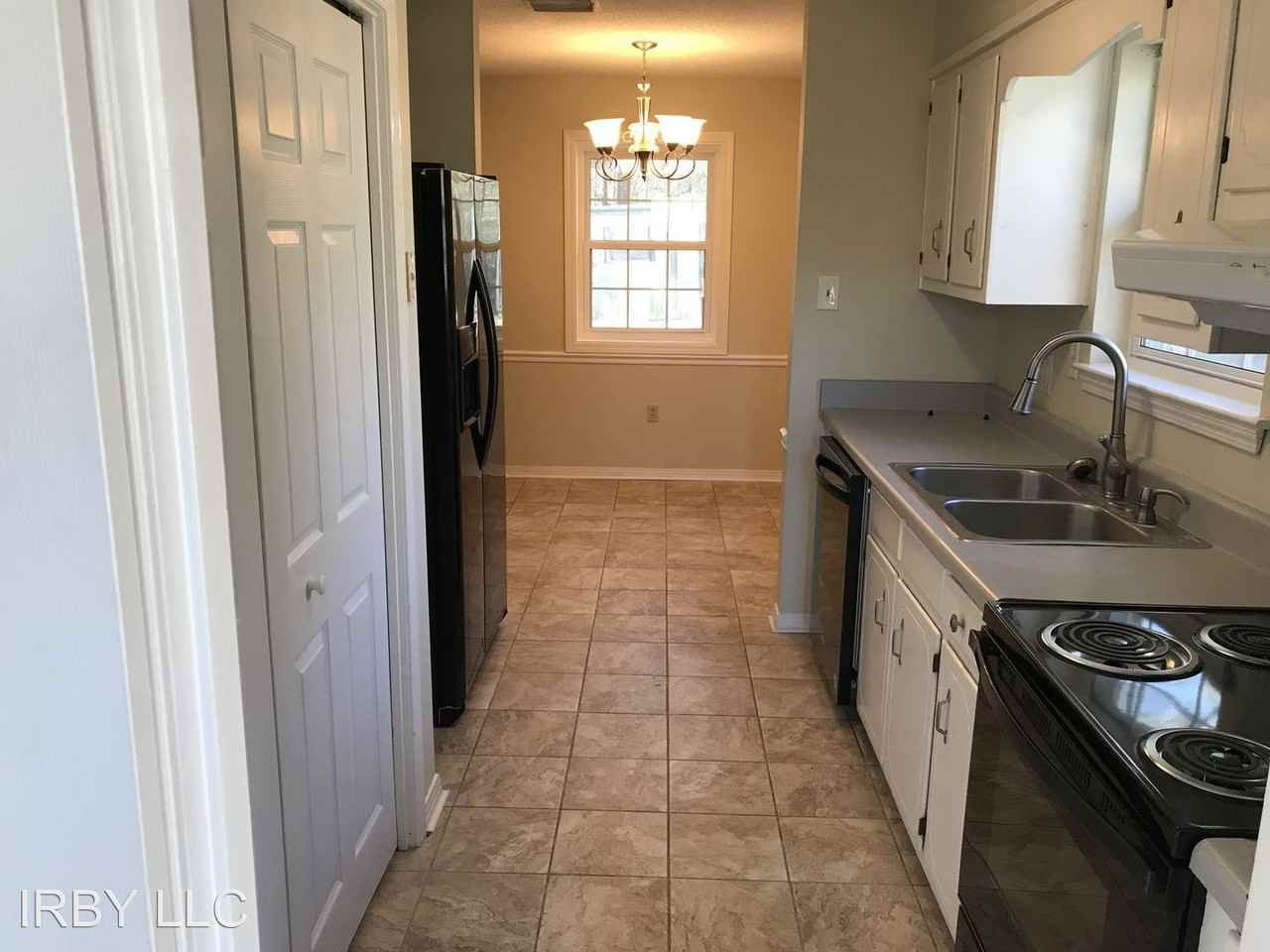 512 Scott Dr - Photo 3 of 10