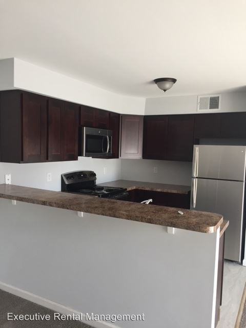 1919 Sandy Hill Road - Photo 3 of 7