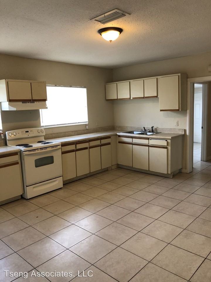 3515 N 23rd St - Photo 3 of 13