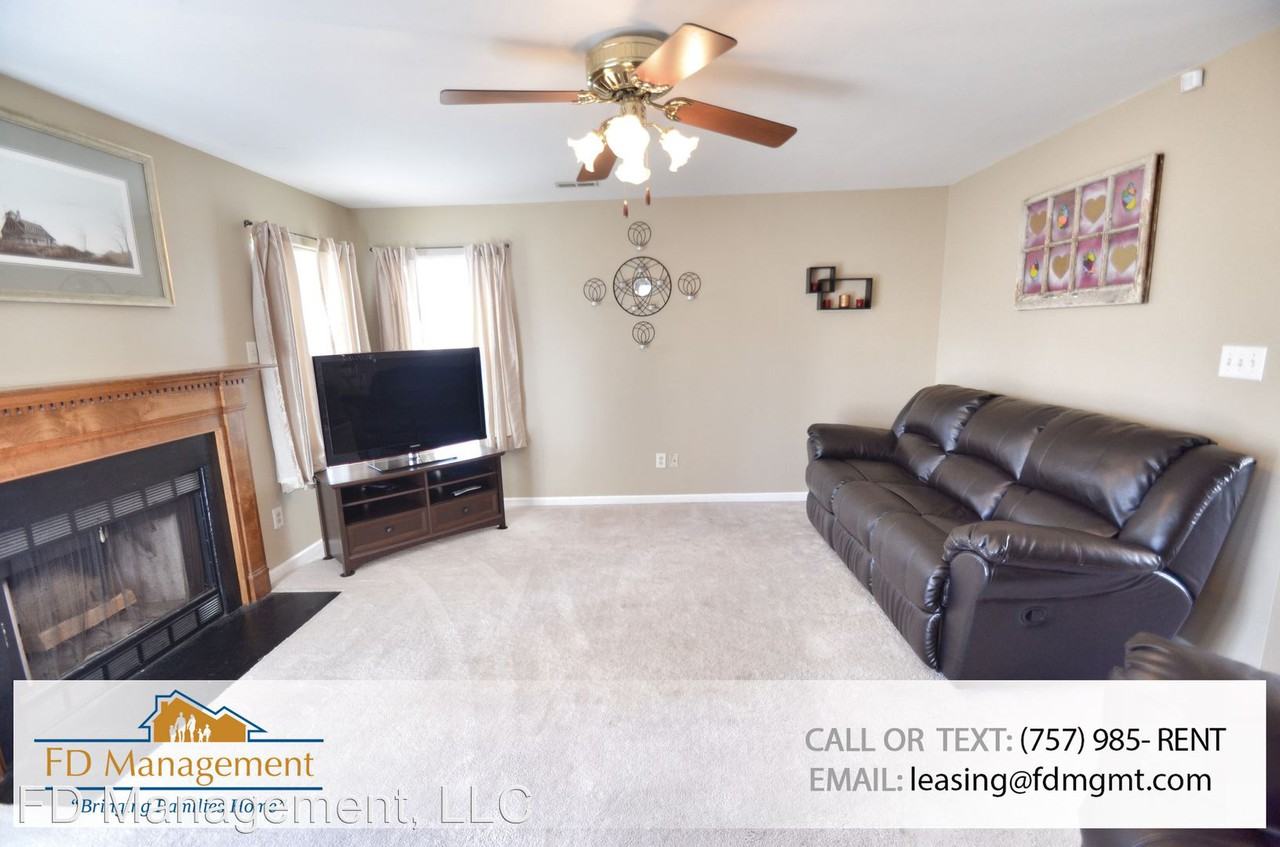 708 Whaler Dr - Photo 3 of 8