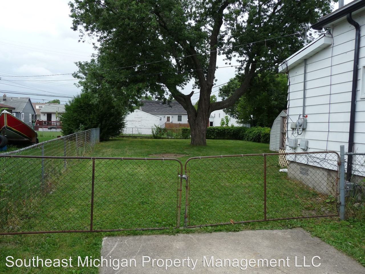 16258 Semrau Ave - Photo 3 of 32