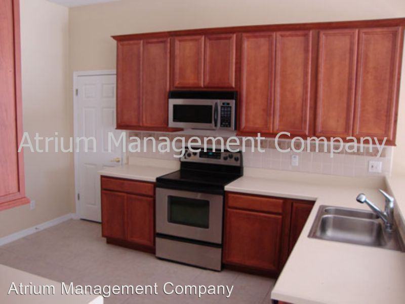 1505 Shadowmoss Cir - Photo 3 of 22