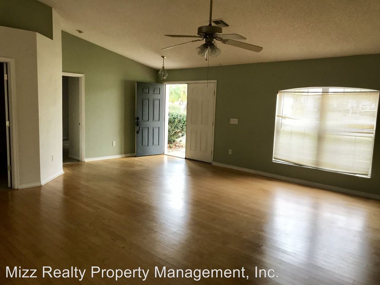 145 Country Lakes Cir - Photo 2 of 11