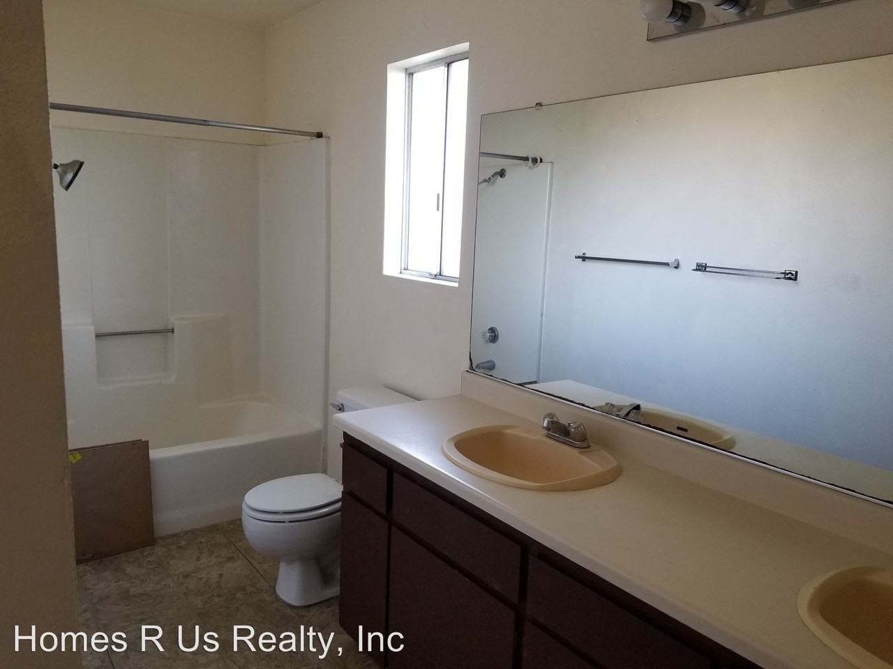 1207 Lewis Ave - Photo 2 of 8