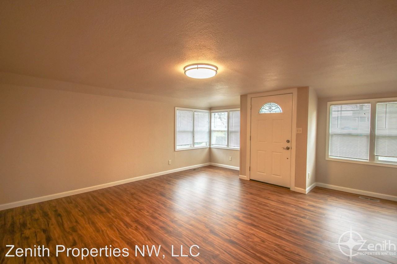 1202 W 21st St - Photo 2 of 13