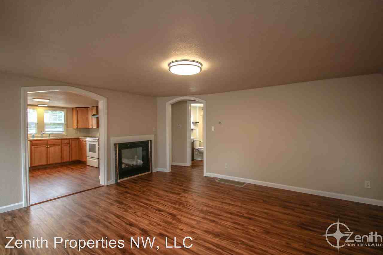 1202 W 21st St - Photo 3 of 13