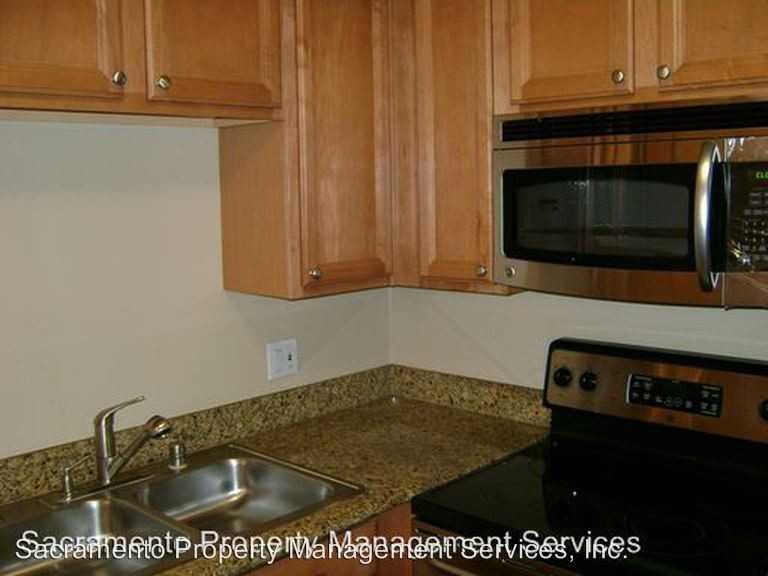 528 Woodside Oaks #8