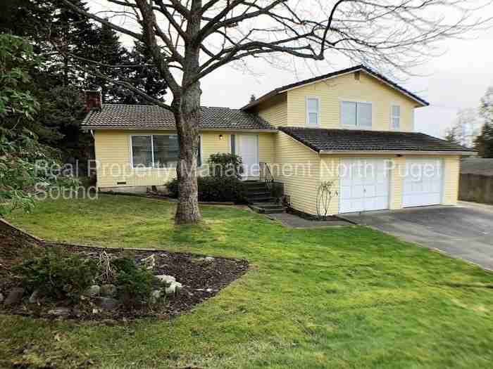 4816 70th St SW - Photo 2 of 30
