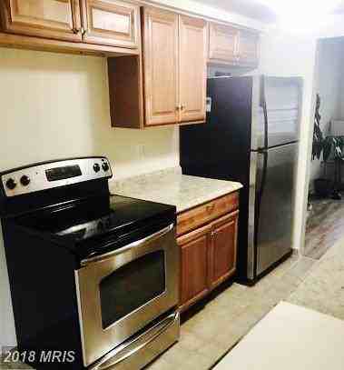 1808 Fort Pulaski Ct - Photo 3 of 7