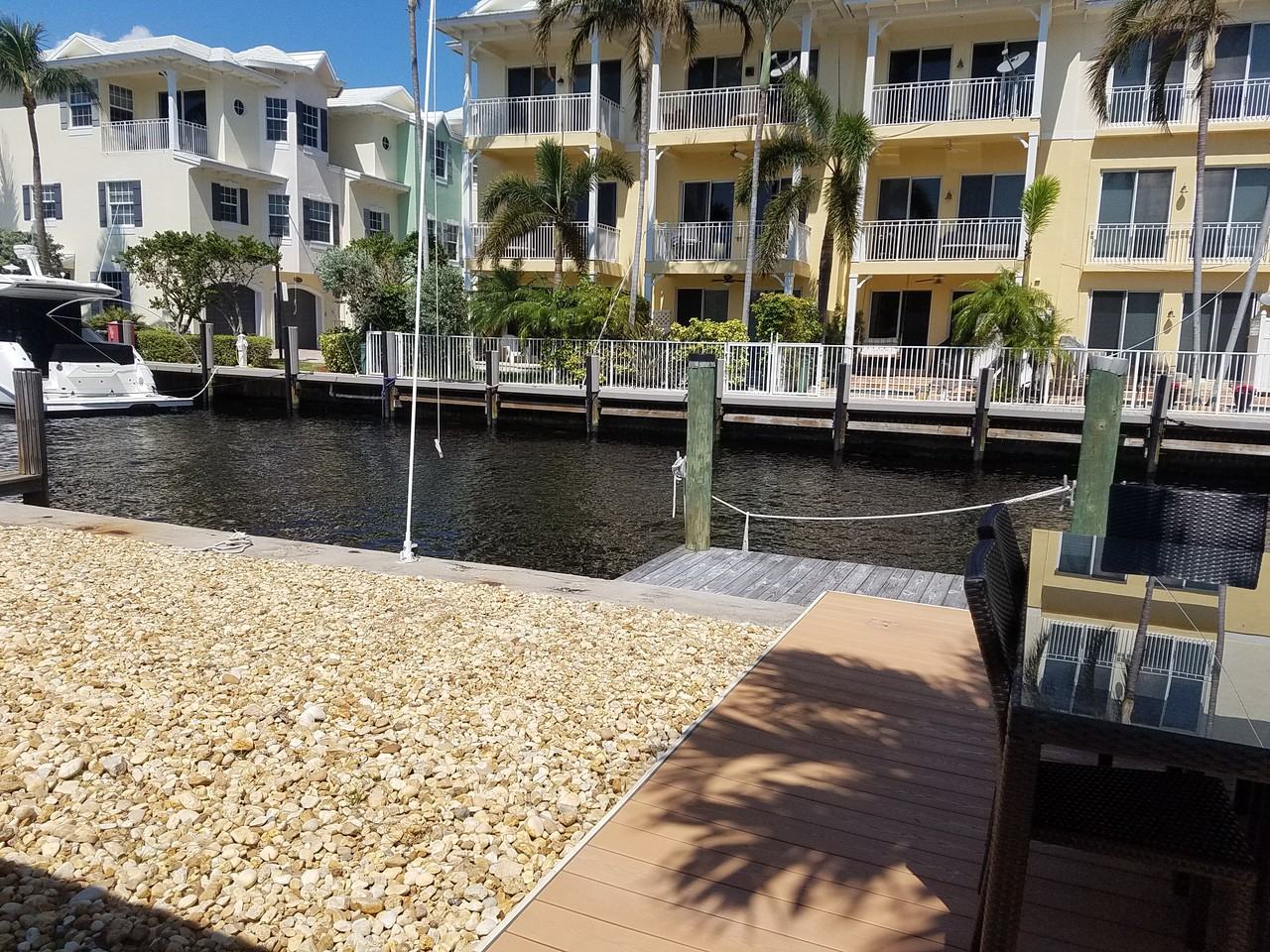 3201 SE 11th St - Photo 2 of 4