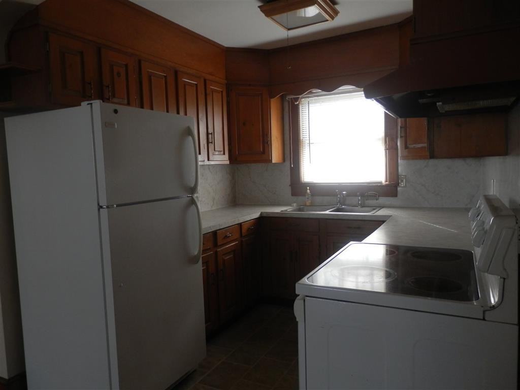 57 Woodman Ave - Photo 3 of 11