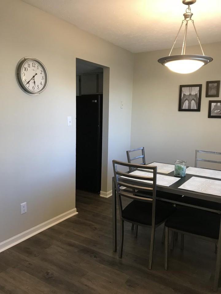 Oakdale Square Apartments - Photo 3 of 19