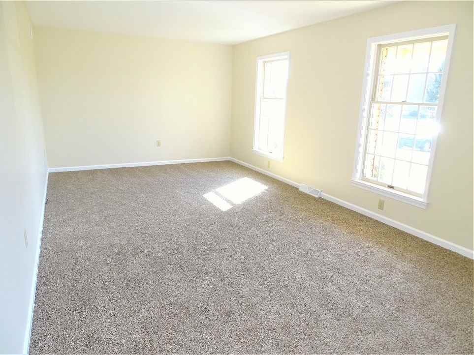 1014 Glenview Dr - Photo 3 of 23