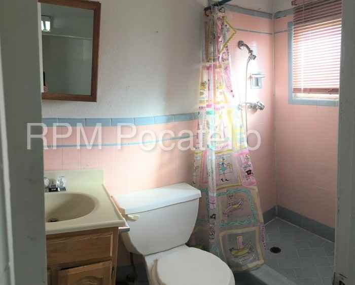 695 S Ash St #4 - Photo 2 of 4