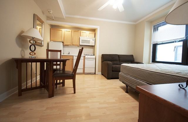 18 East Elm Street #1012