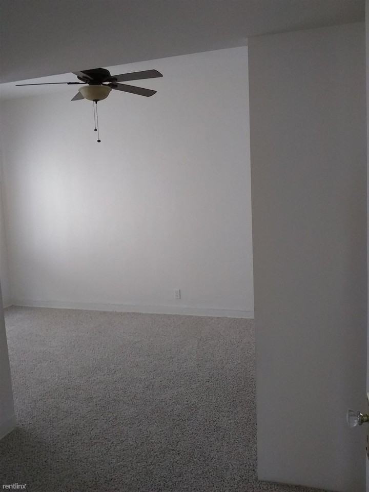 228 S Tower Dr - Photo 3 of 13
