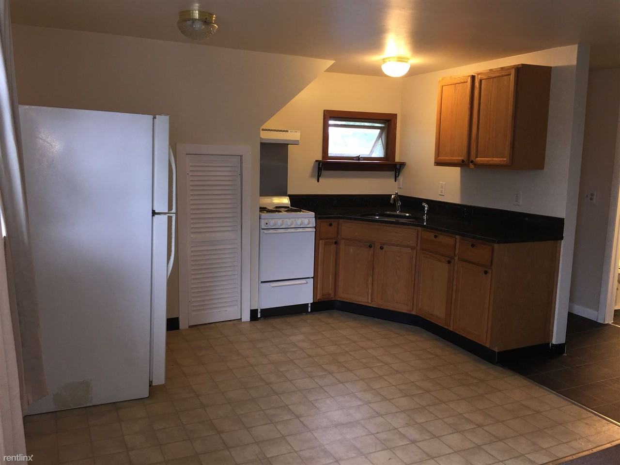 4 Pomeroy Ct - Photo 2 of 9