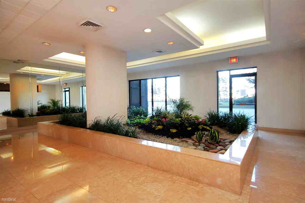 Winston Towers - Photo 2 of 11