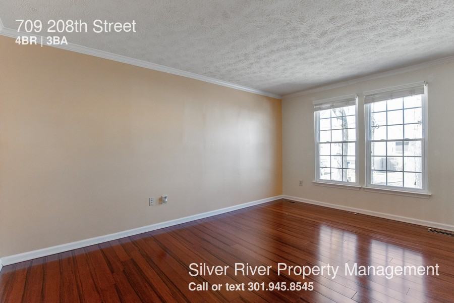 709 208th St - Photo 3 of 28